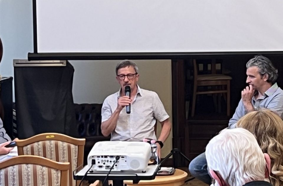 Áldokumentumfilm az álhírek és a propaganda ellen